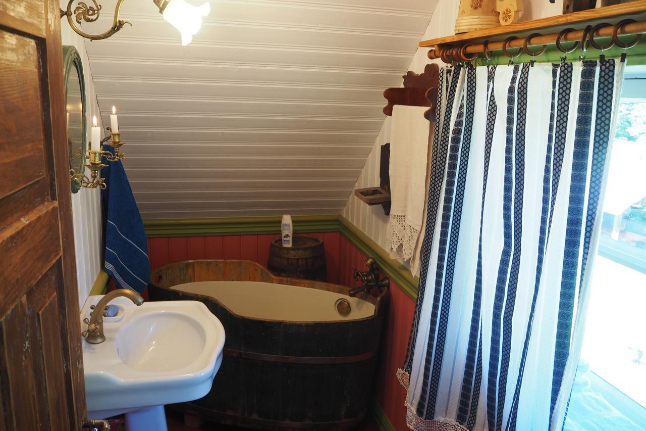 Leesi Puhkemaja Guest House Eksteriør bilde